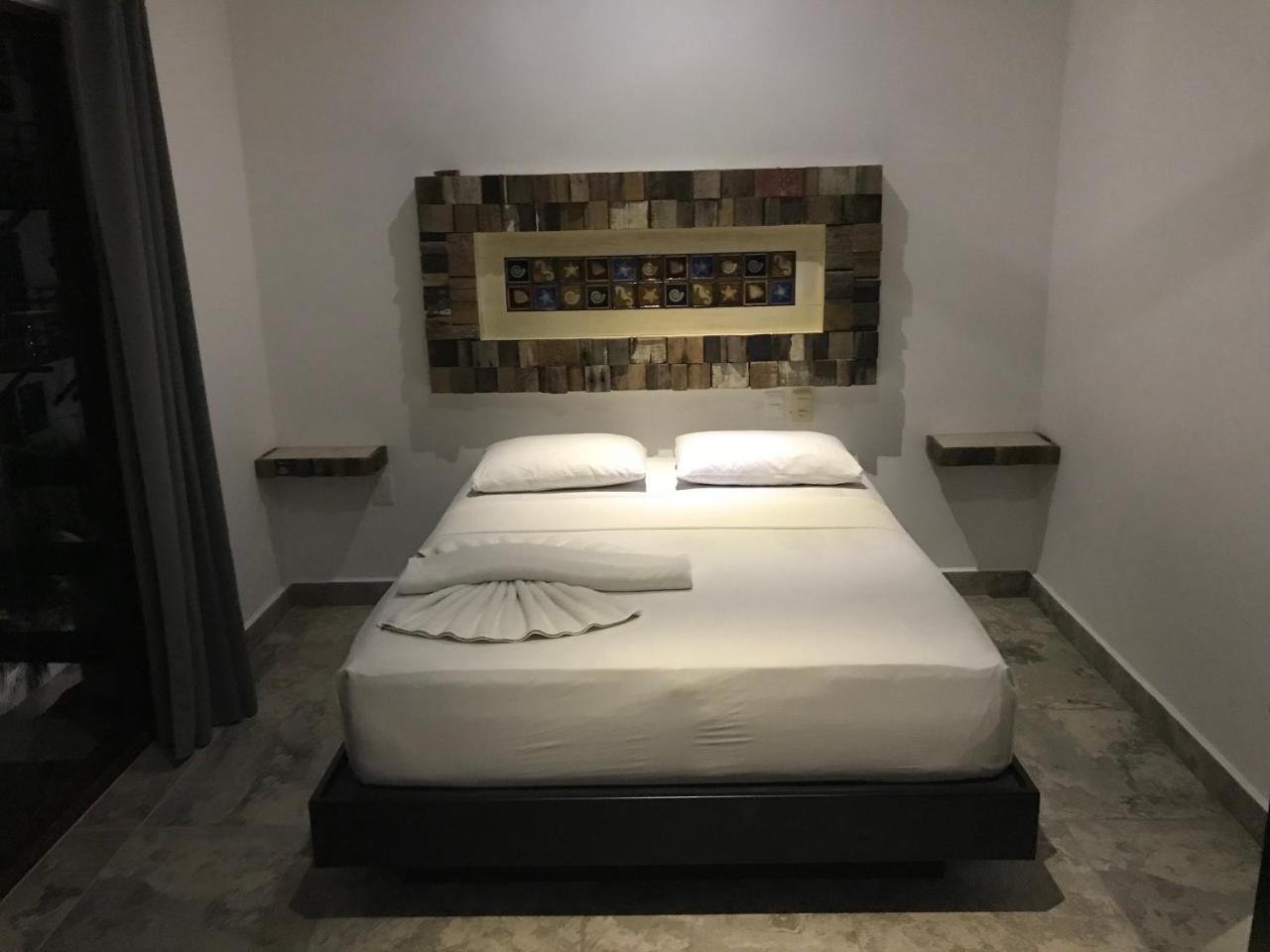Hotel Blue Reef Frente Al Mar 마아우알 외부 사진