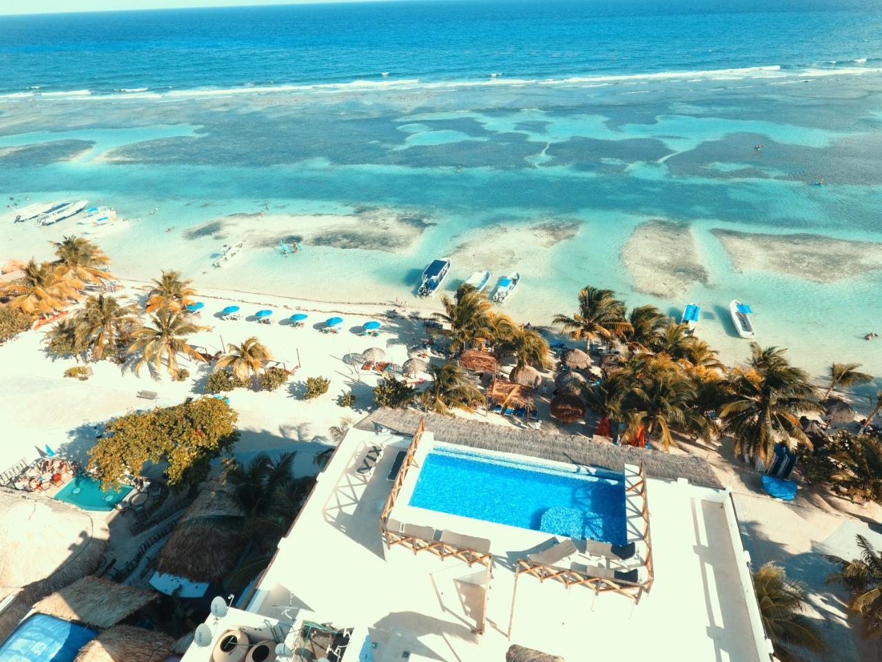 Hotel Blue Reef Frente Al Mar 마아우알 외부 사진